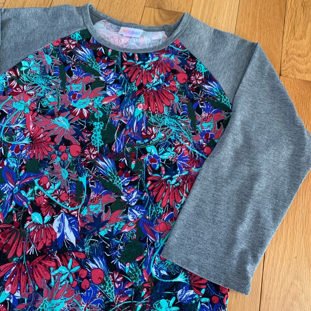 Floral LLR Randy Tee with solid sleeves - Picture 3 of 4